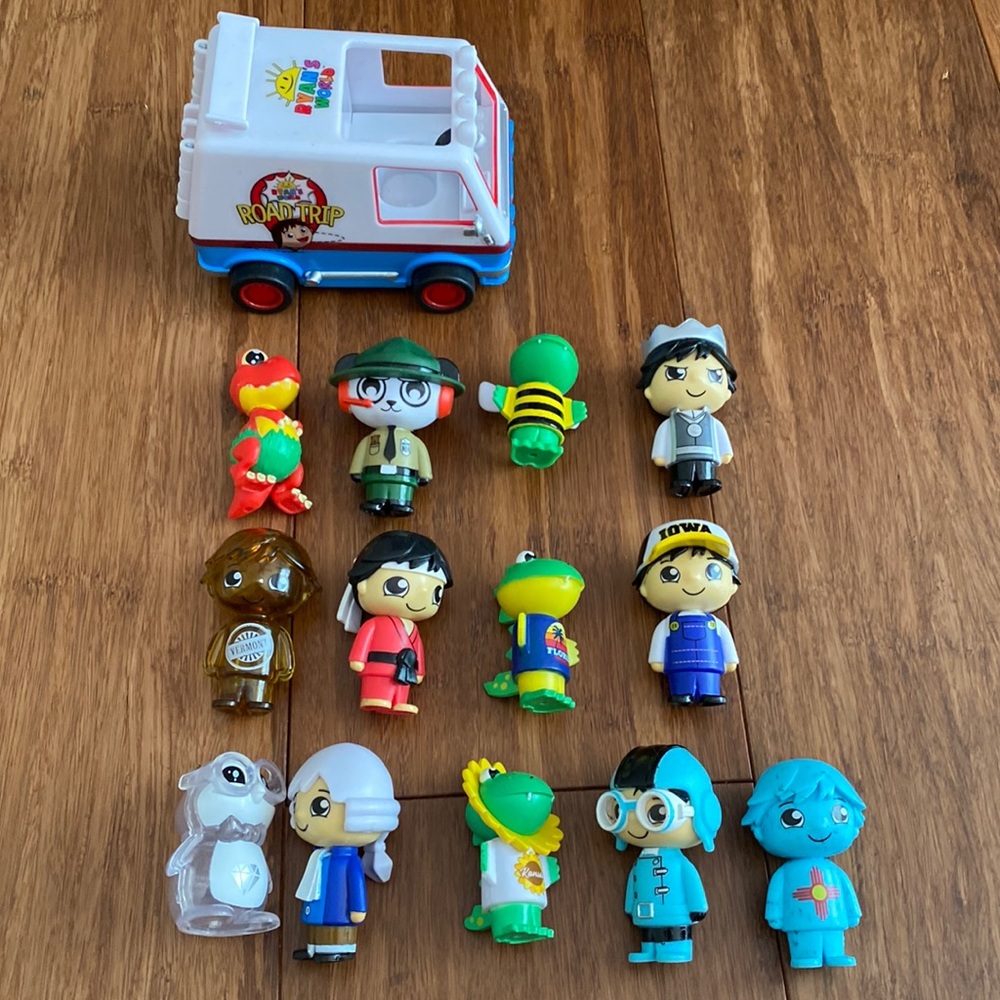 Ryan’s World Road Trip Micro Figures lot of 13 and Car